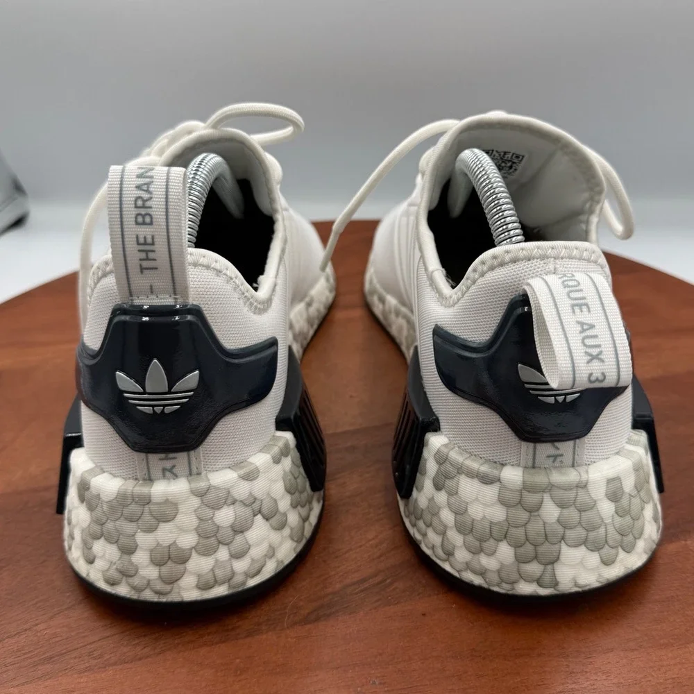 Adidas NMD R1 Mens Size 9 White Black Scale Pattern Boost Sneakers GW9476 - Picture 3 of 12